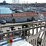 Casa de hóspedes & Marina View 3*