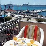 Casa de hóspedes & Marina View 3*