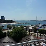 & Marina View Casa de hóspedes 3*