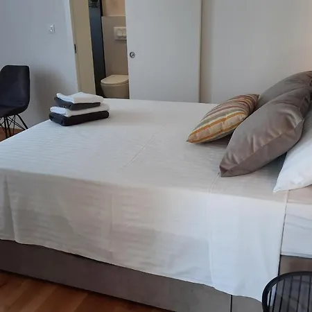 & Marina View בית הארחה