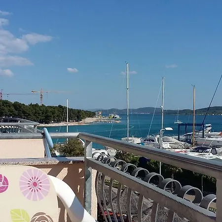 Konukevi & Marina View