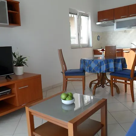 & Marina View בית הארחה וודיצה