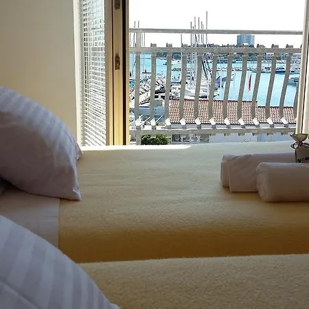 & Marina View וודיצה