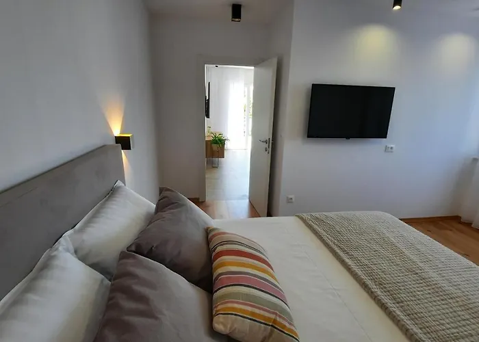 & Marina View 3* Vodice