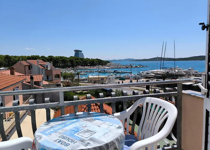 & Marina View ゲストハウス