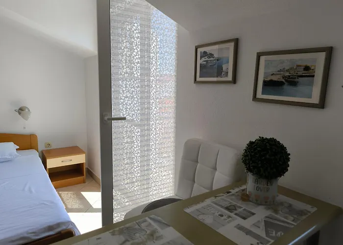 & Marina View ゲストハウス 3*