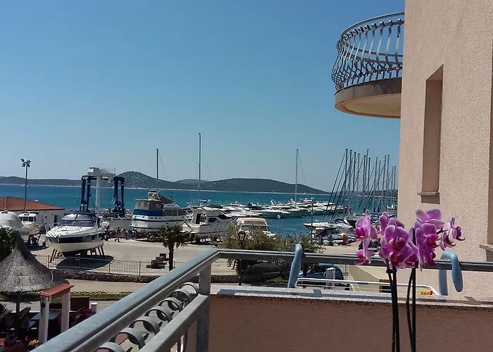 & Marina View Gasthuis Vodice