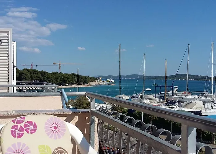 ゲストハウス & Marina View