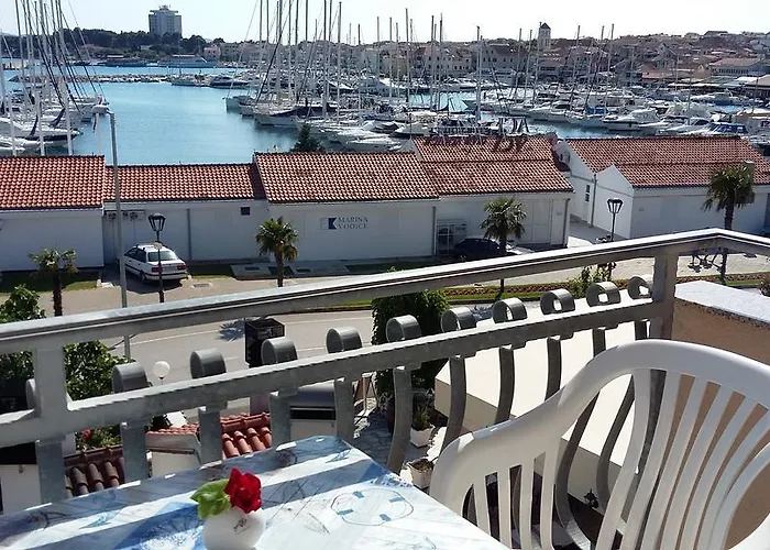 Gasthuis & Marina View 3*