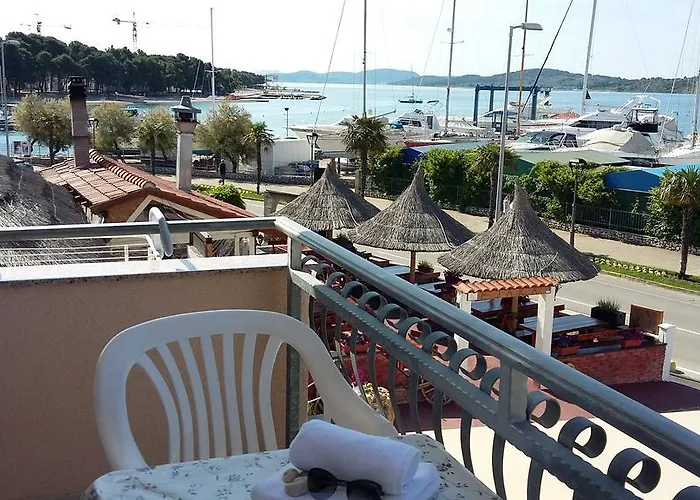 Gasthuis & Marina View 3*