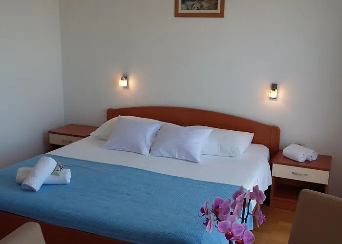 Gasthuis & Marina View 3*