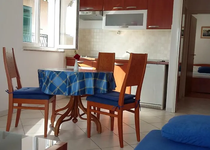 & Marina View ゲストハウス 3*